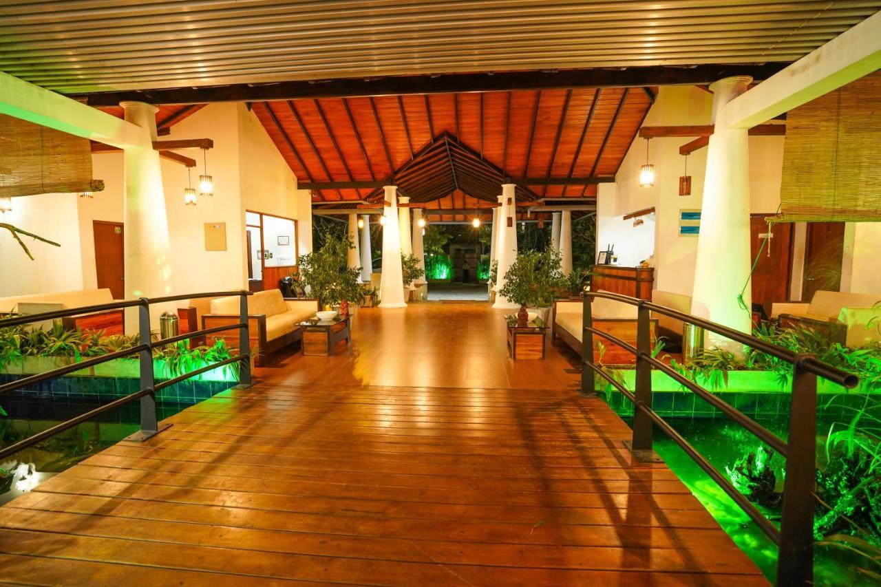 Hotel Tamarind Tree Тиссамахарама Экстерьер фото